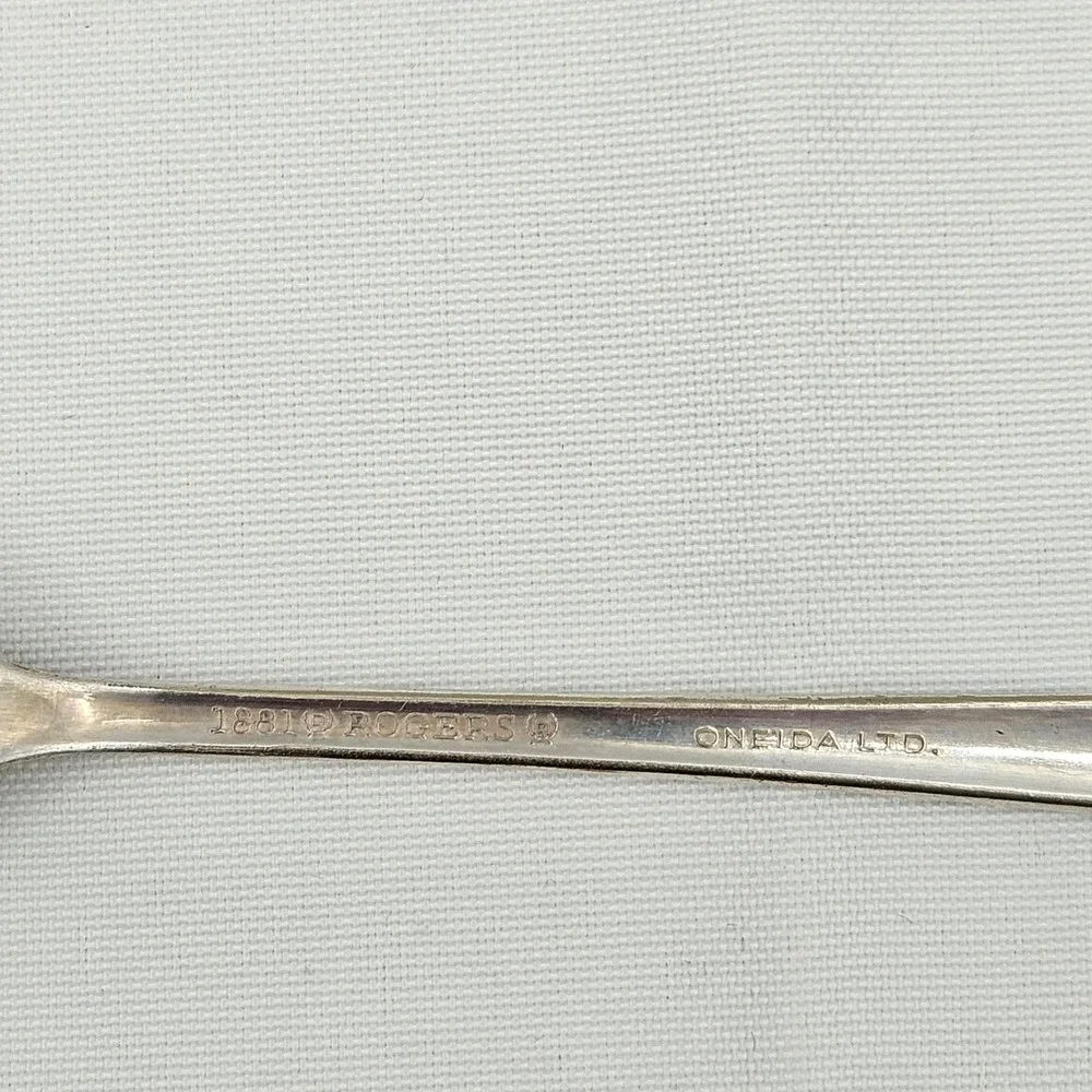 1881 Rogers Vtg Silverplate Feeding Spoon & Fork Set Floral Design Oneida Ltd‎